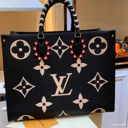 ONTHEGO GM LOUIS CRAFTY VUITTON 0326